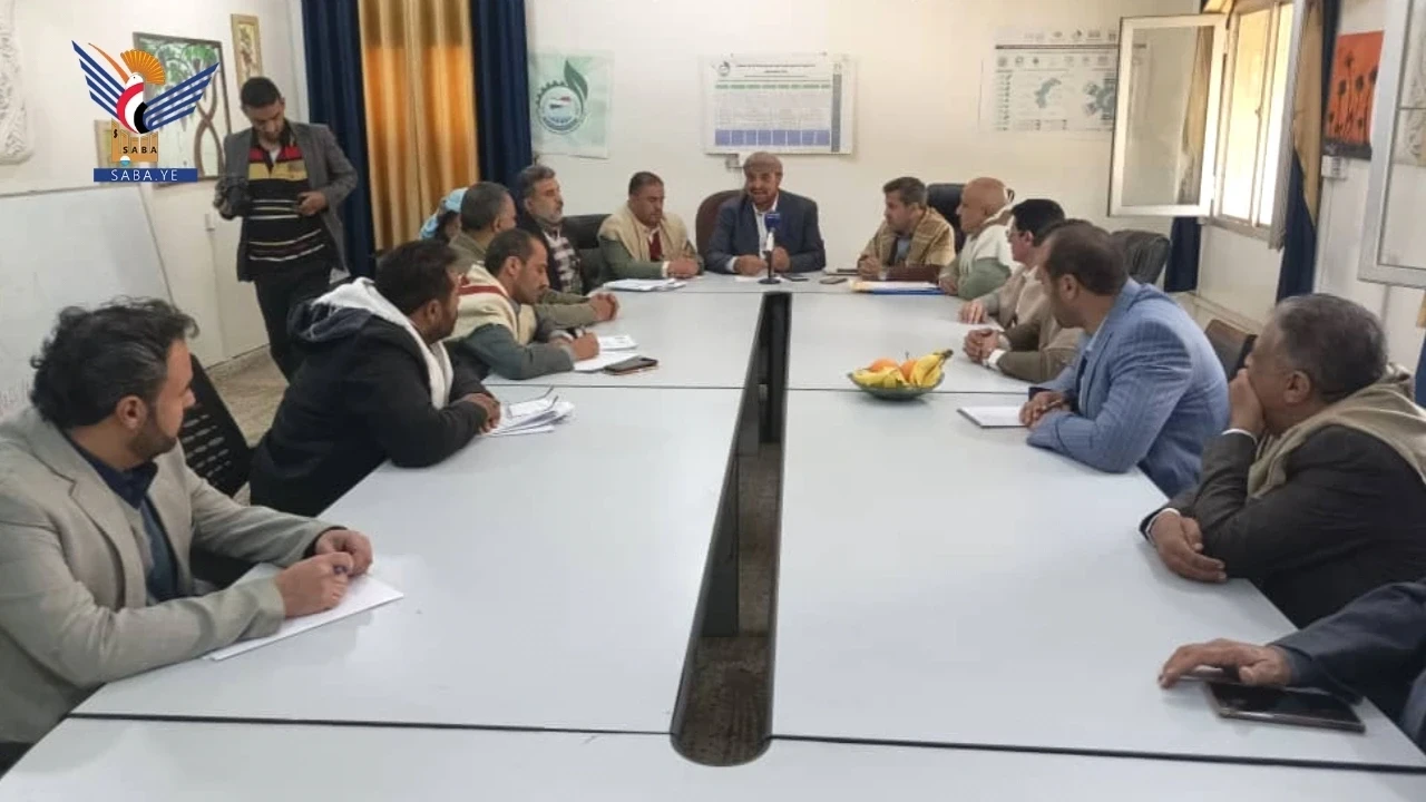 مناقشة سبل إنجاز المشاريع والمبادرات الزراعية والسمكية في أمانة العاصمة