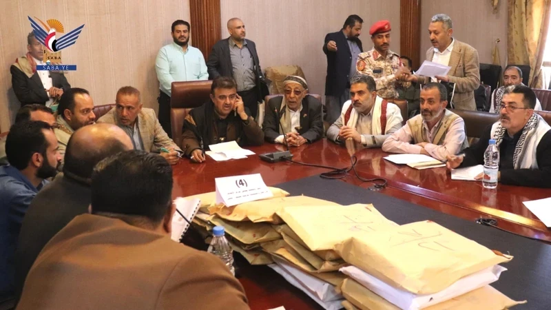 أمانة العاصمة.. فتح مظاريف مناقصة مشروع إنشاء مبنى مركز الأبحاث الزراعية والسمكية بجامعة صنعاء